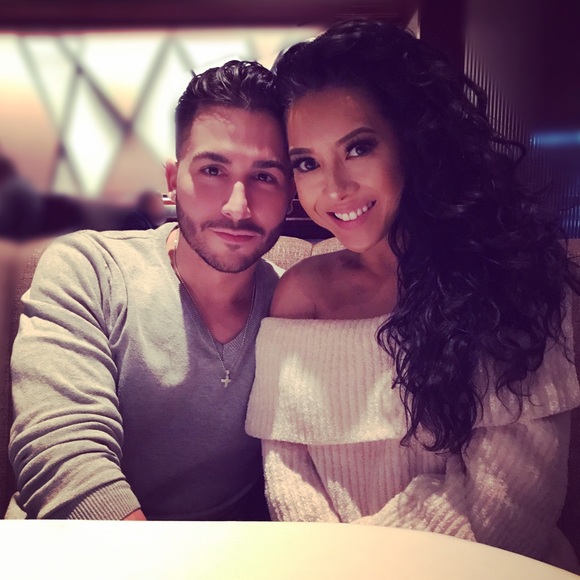 Meet your Posher, Jade - Picture 2 of 5